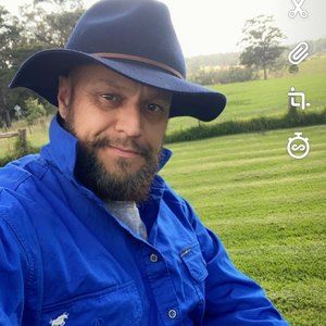 Meet your Posher, Troy